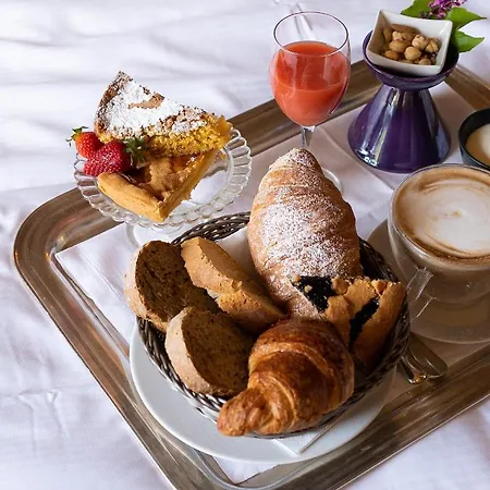 Park Ai Cappuccini 4* גוביו
