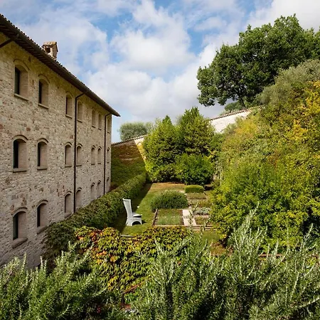 Park Ai Cappuccini 4* グッビオ