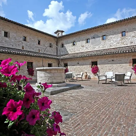 Park Ai Cappuccini 4* グッビオ