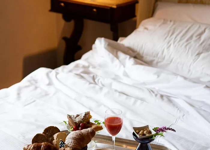 Park Ai Cappuccini فندق غوبيو